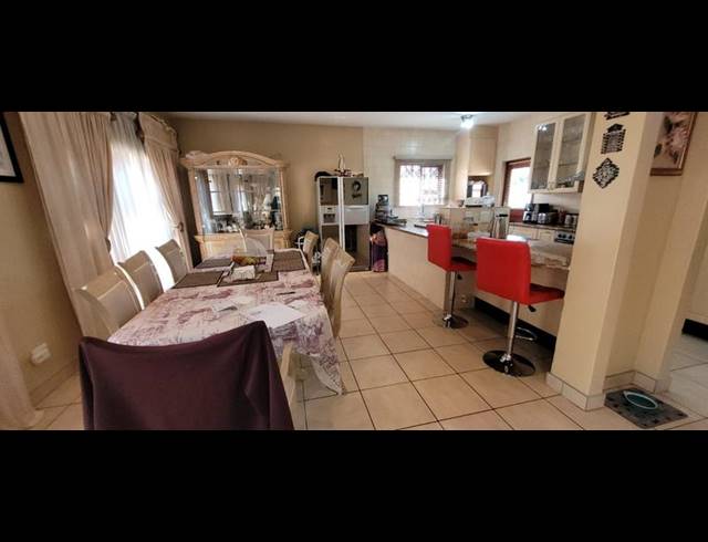 4 BEDROOM HOUSE FOR SALE IN MULBARTON